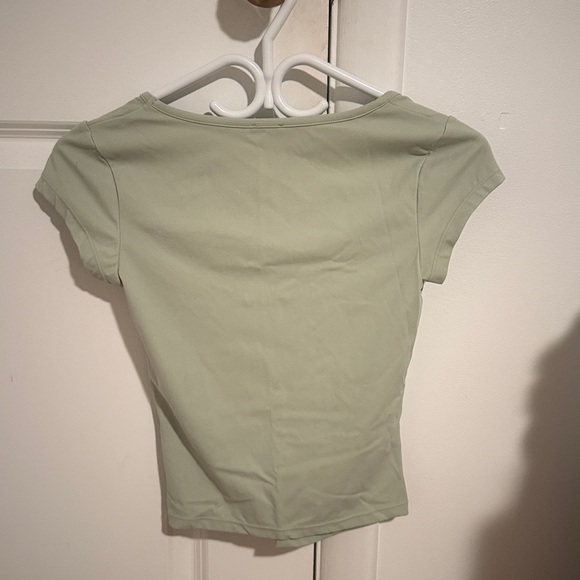 Garage Light Green Crop Top - Picture 2 of 3